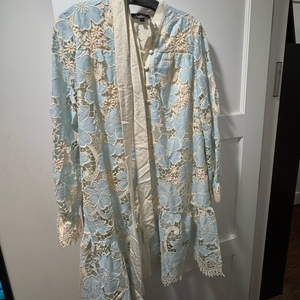 Floral Summer Lace Mini Dress - Cream and Blue